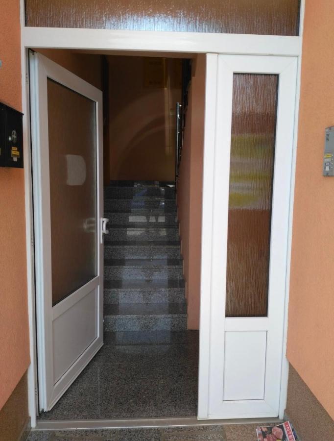 Studio Dama Blizina Amfiteatra I Bus Kolodvora ,Besplatan Privatni Parking,Self-Check- In Пула Екстер'єр фото